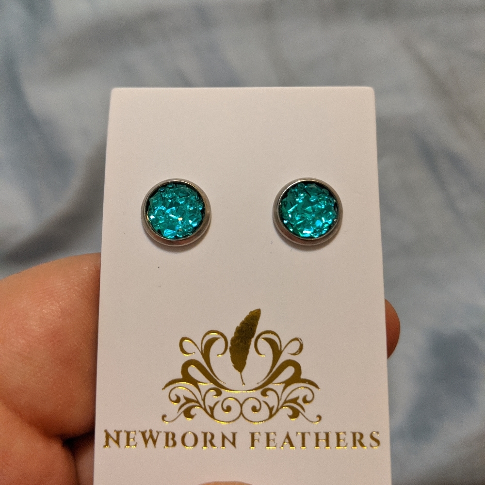 Newborn Feathers Torquoise jeweled earrings 8mm
